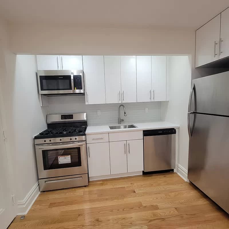 229 E 13th St – photo 3