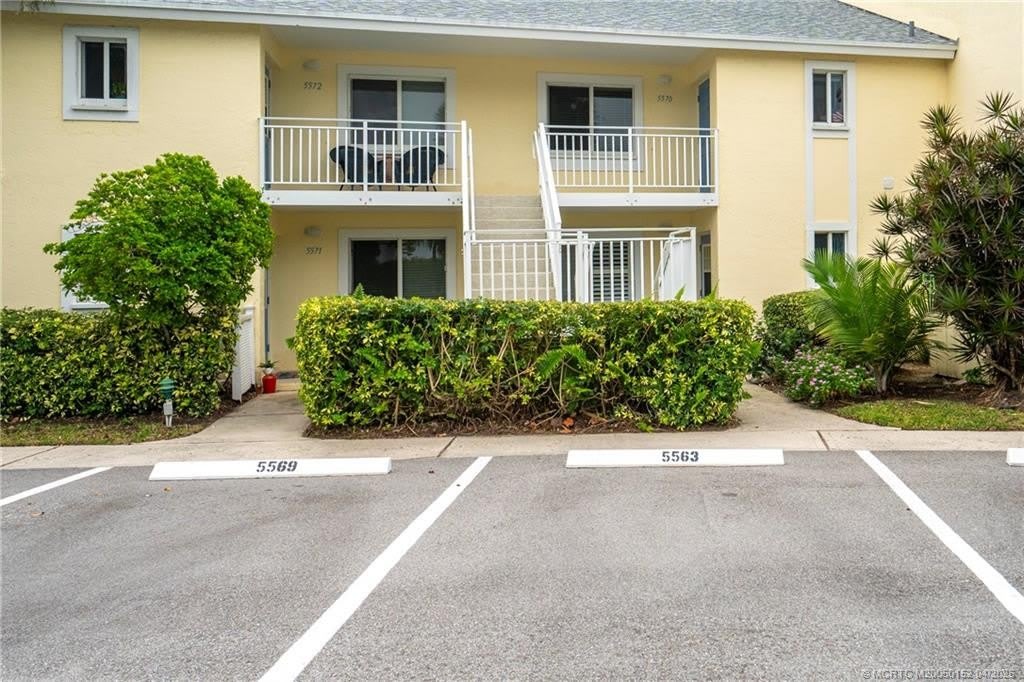 5563 Ne Gulfstream Way – photo 1