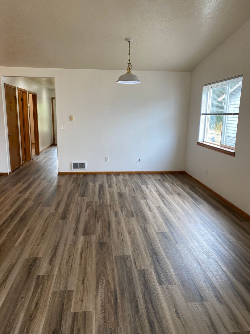 Spacious 3 Bedroom 1 Bath Duplex In Albany – photo 3