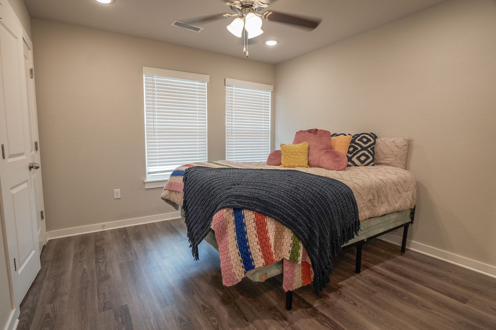 2 bedroom 2.5 bath home located in Fayetteville, AR – photo 3
