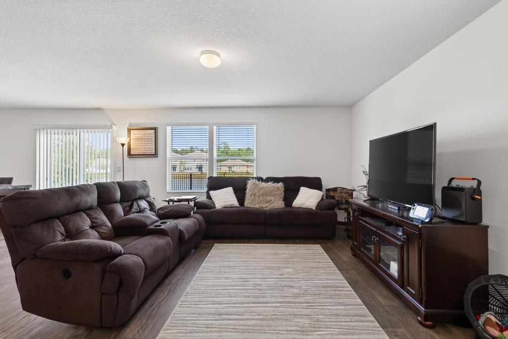 12655 Cucumber Tree St. – photo 4