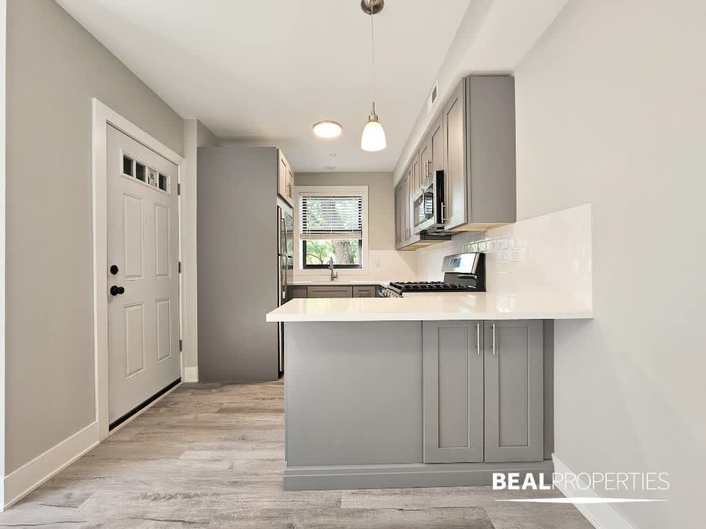 1135 Oak Ave – photo 1