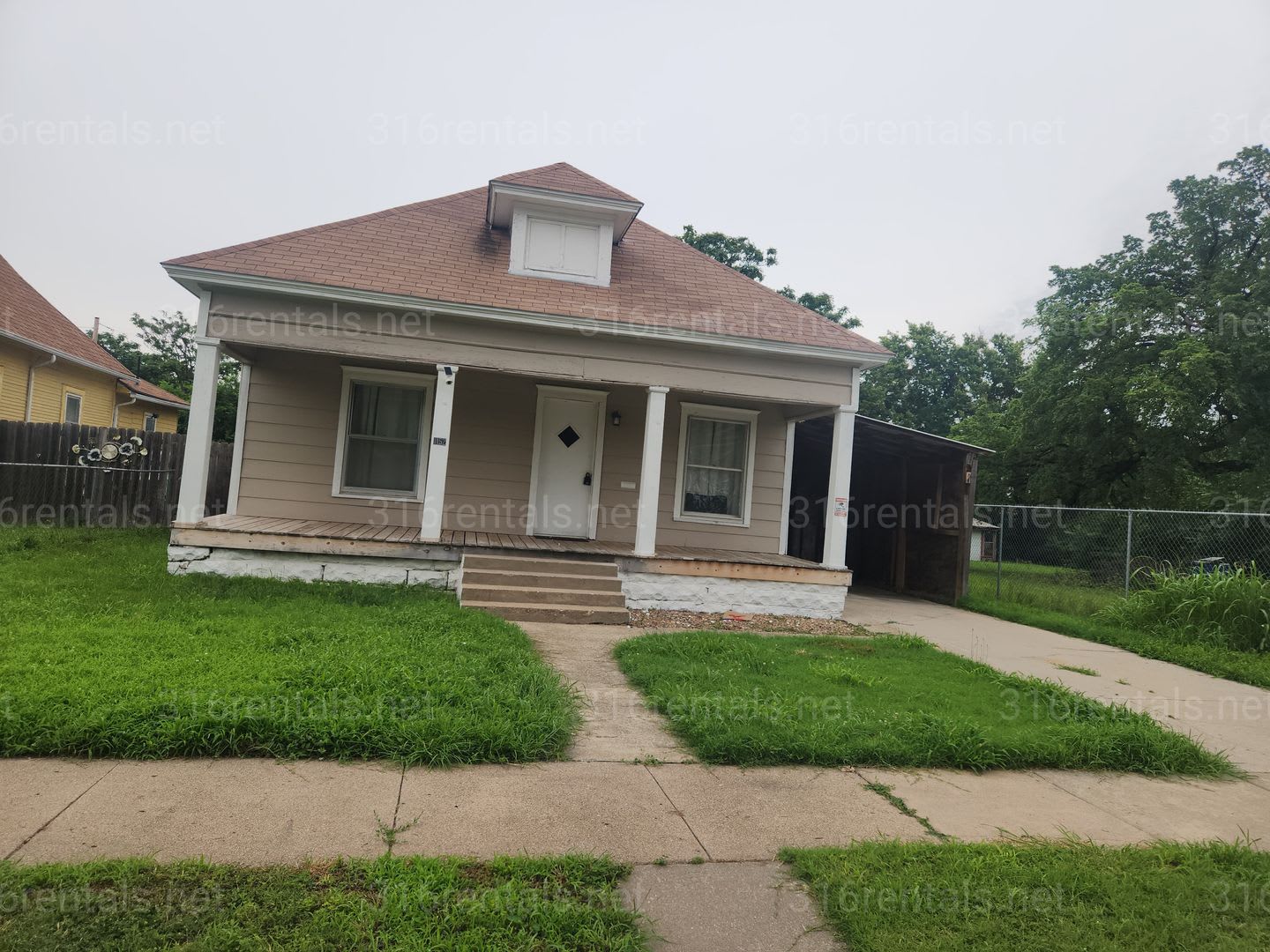 $1095- 3 bedroom / 2 bathroom – photo 1