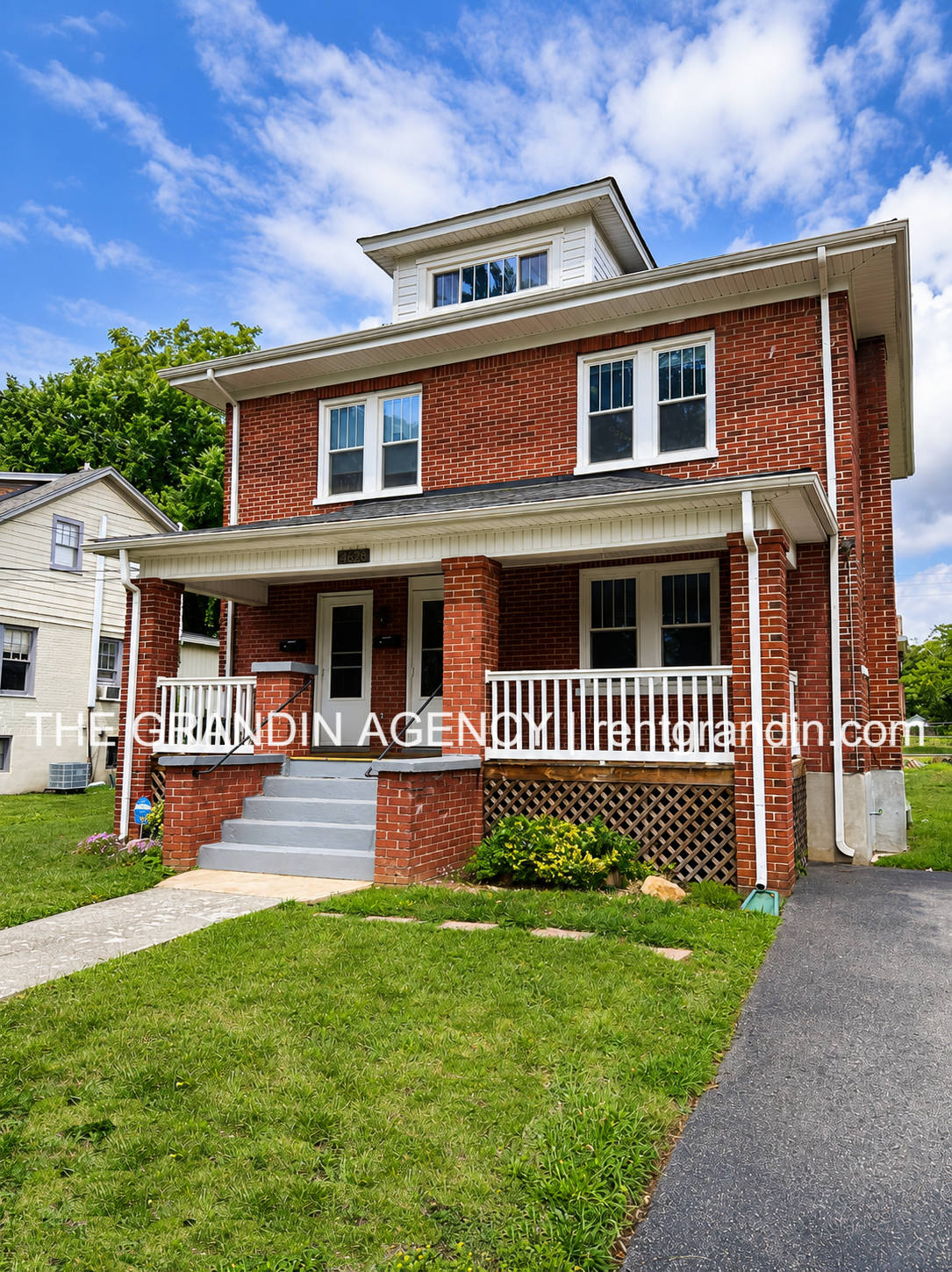 2818 Burton Avenue Northwest – photo 1