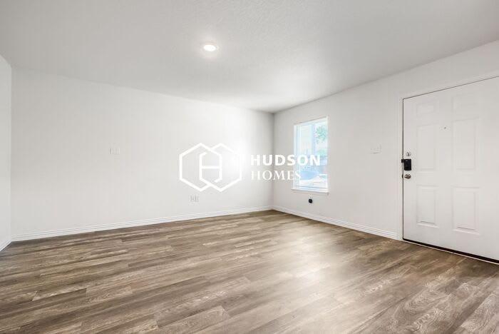 3327 Martin Luther King Drive – photo 4