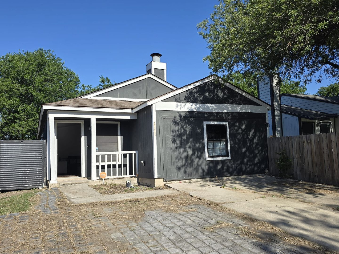 For Lease – photo 2
