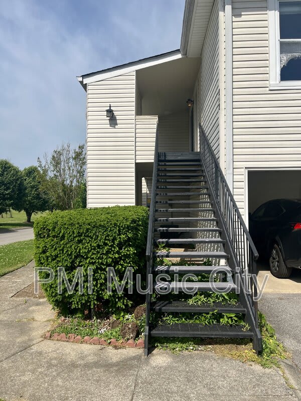 810 Bellevue Rd – photo 2