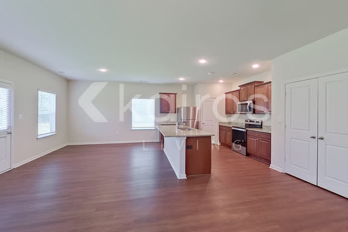 1103 Freedom Parkway – photo 5