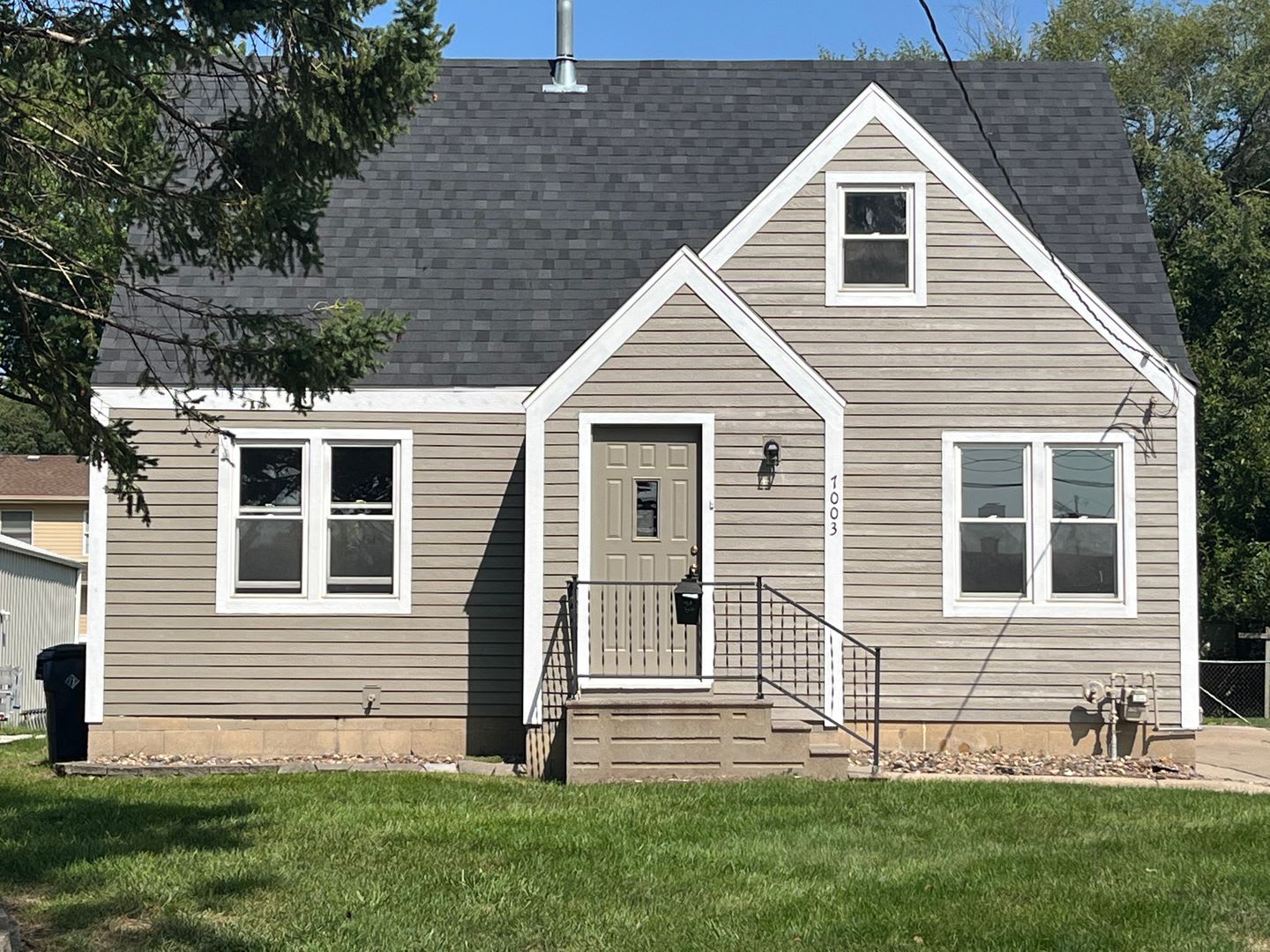 3 Bedroom Home for rent in Urbandale, IA – photo 1