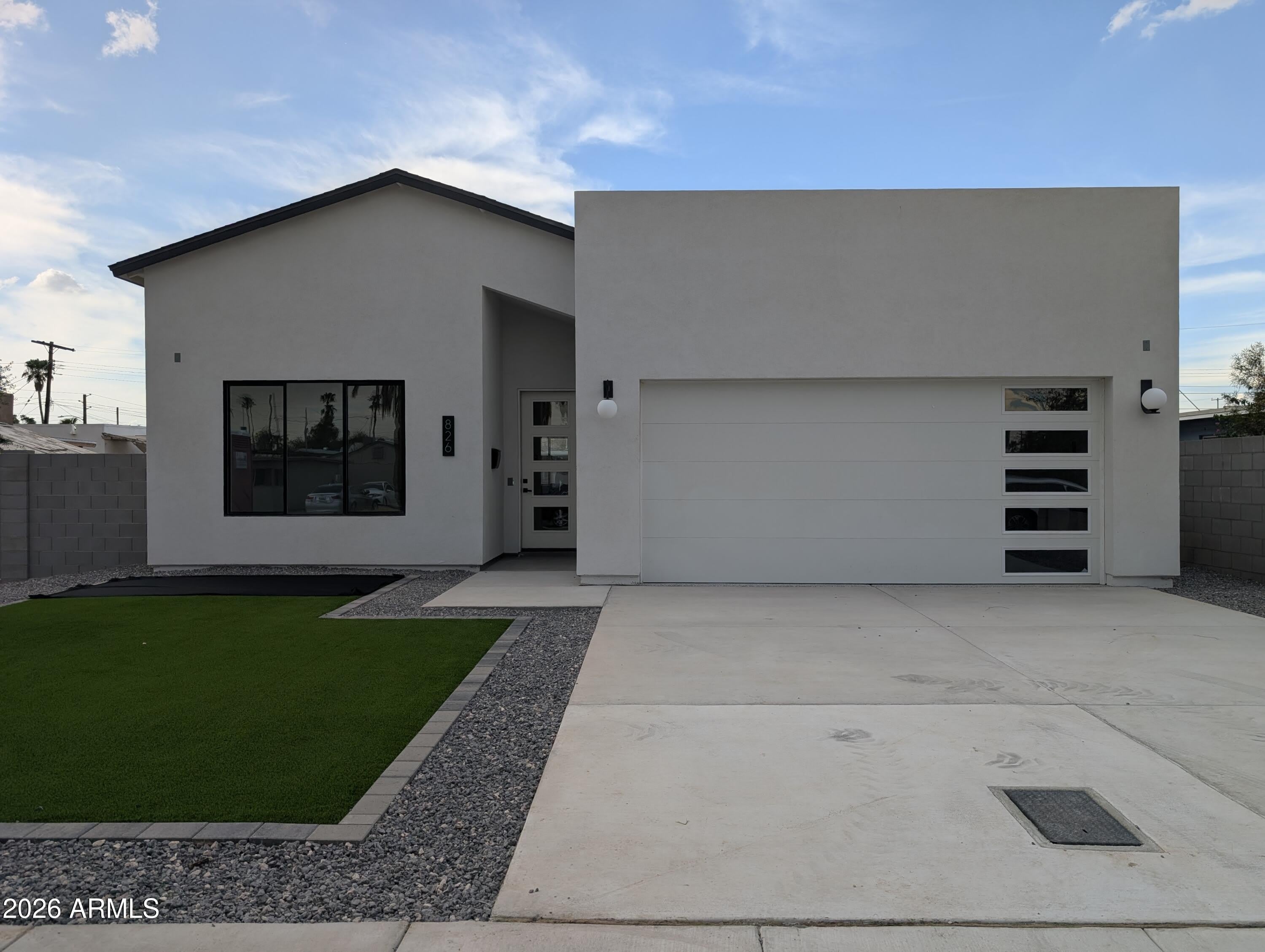 826 W 12Th Street – photo 1