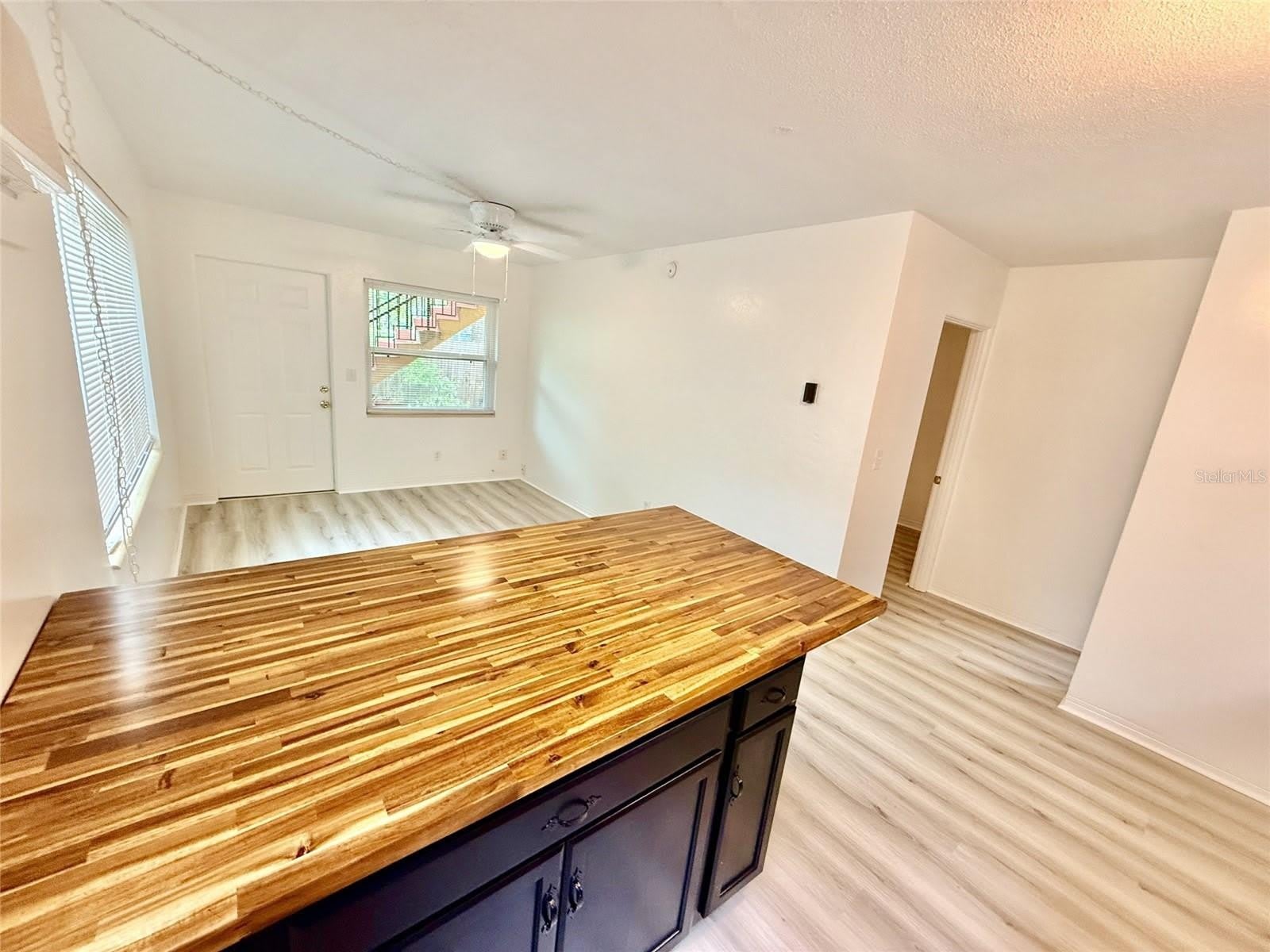 1135 Highland Street N – photo 4