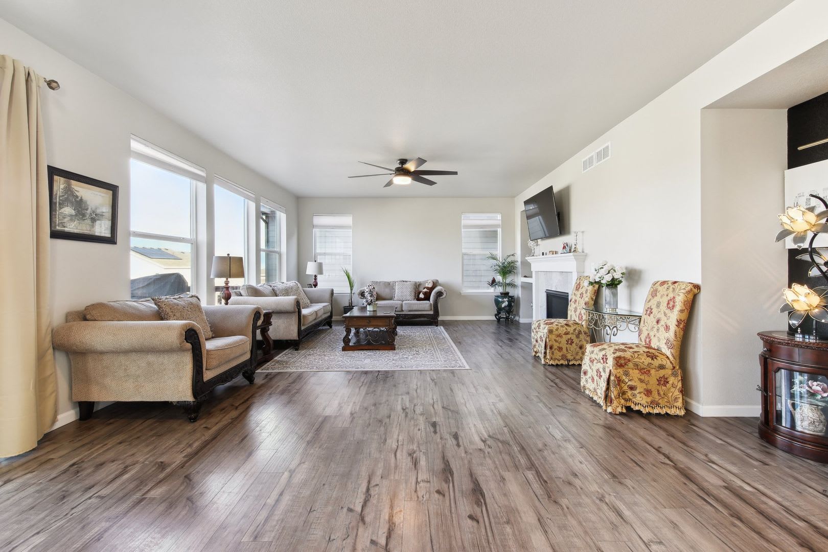 Check out this fantastic home nestled in the highly desirable Candelas community – photo 3