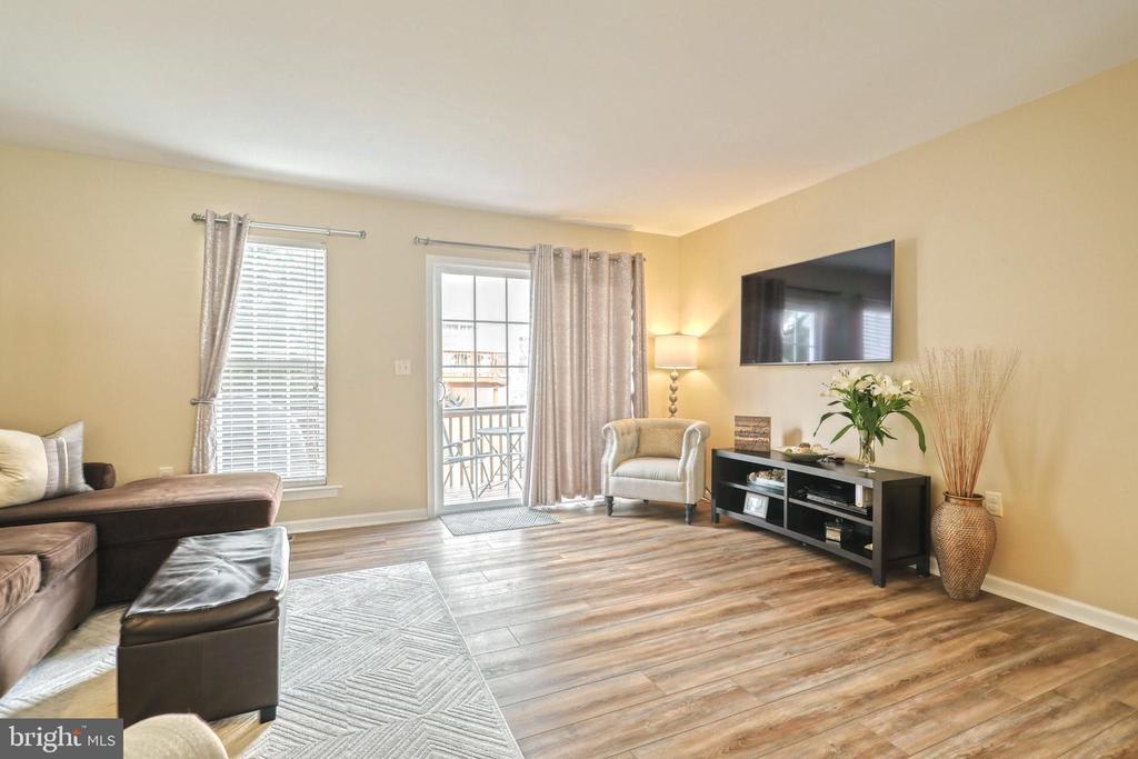 2723 Foxshire Dr – photo 1
