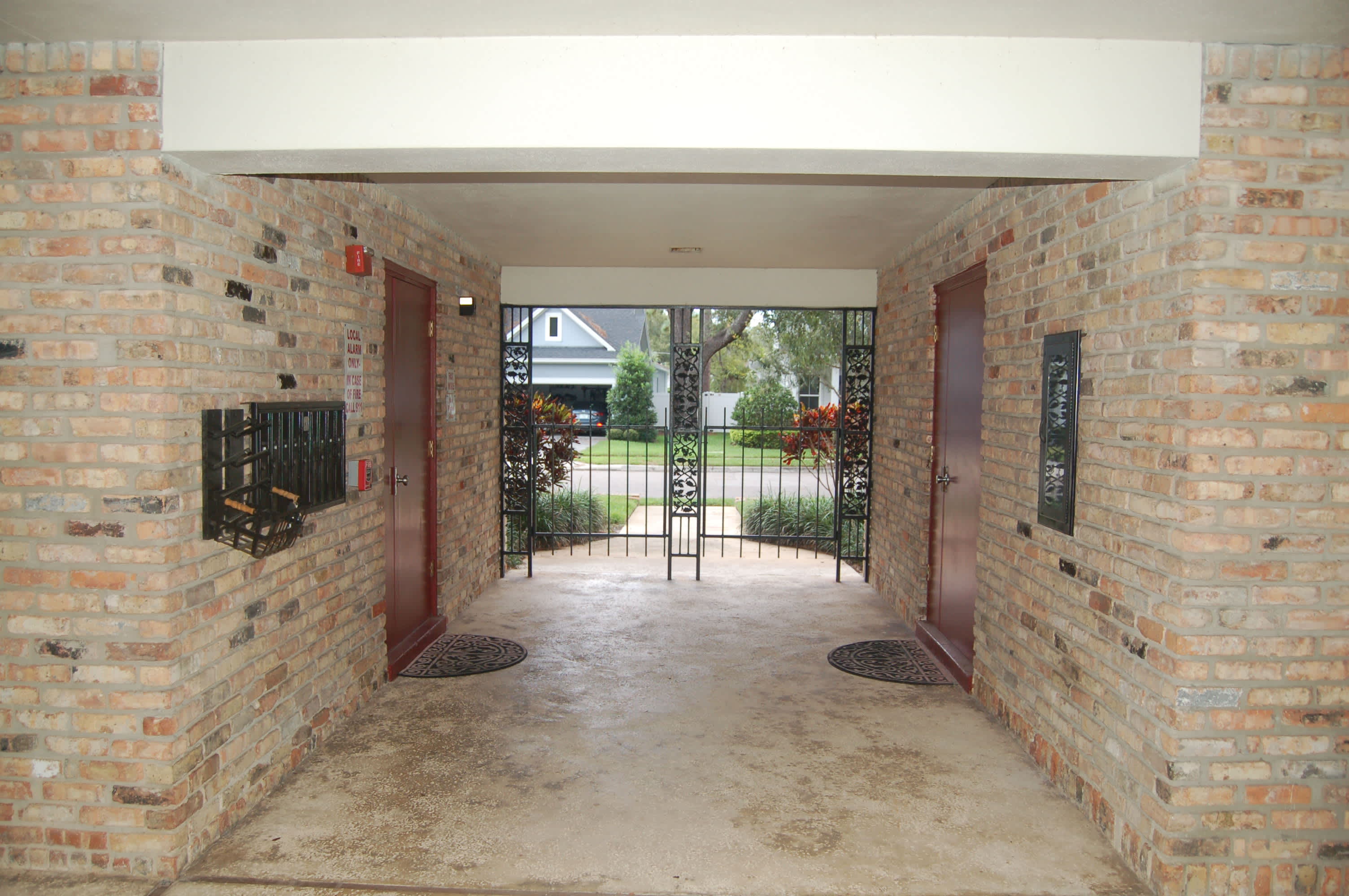 1920 Woodcrest Drive – photo 2