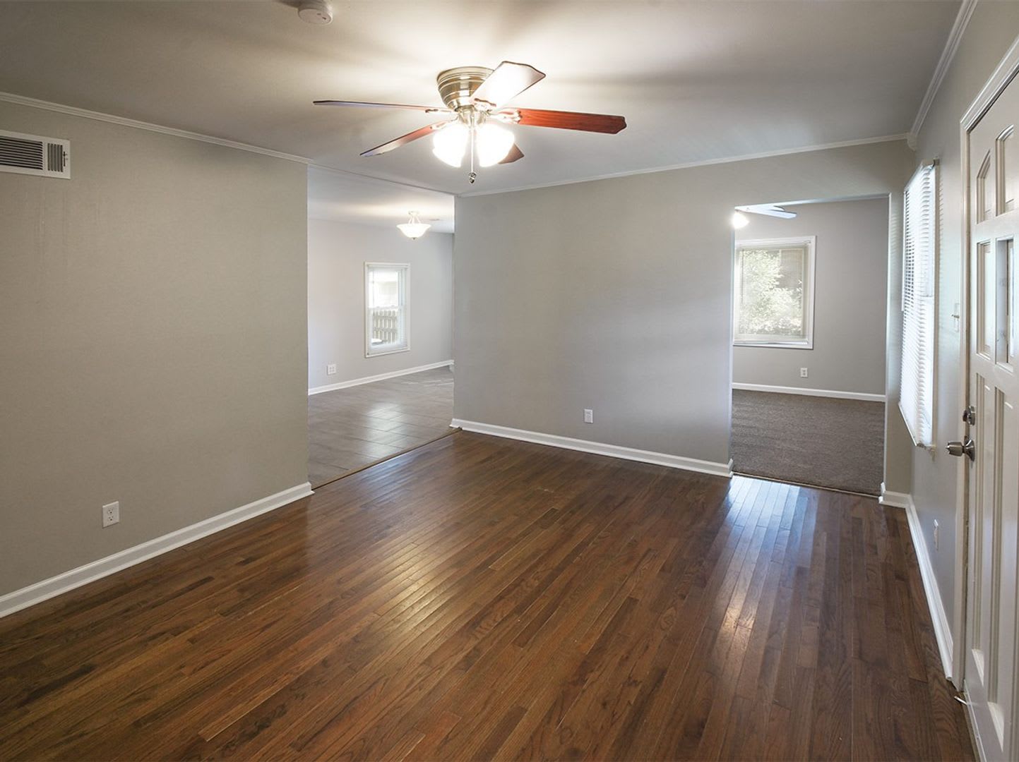 Updated 3 bed, 1.5 bath home with great curb appeal. – photo 4