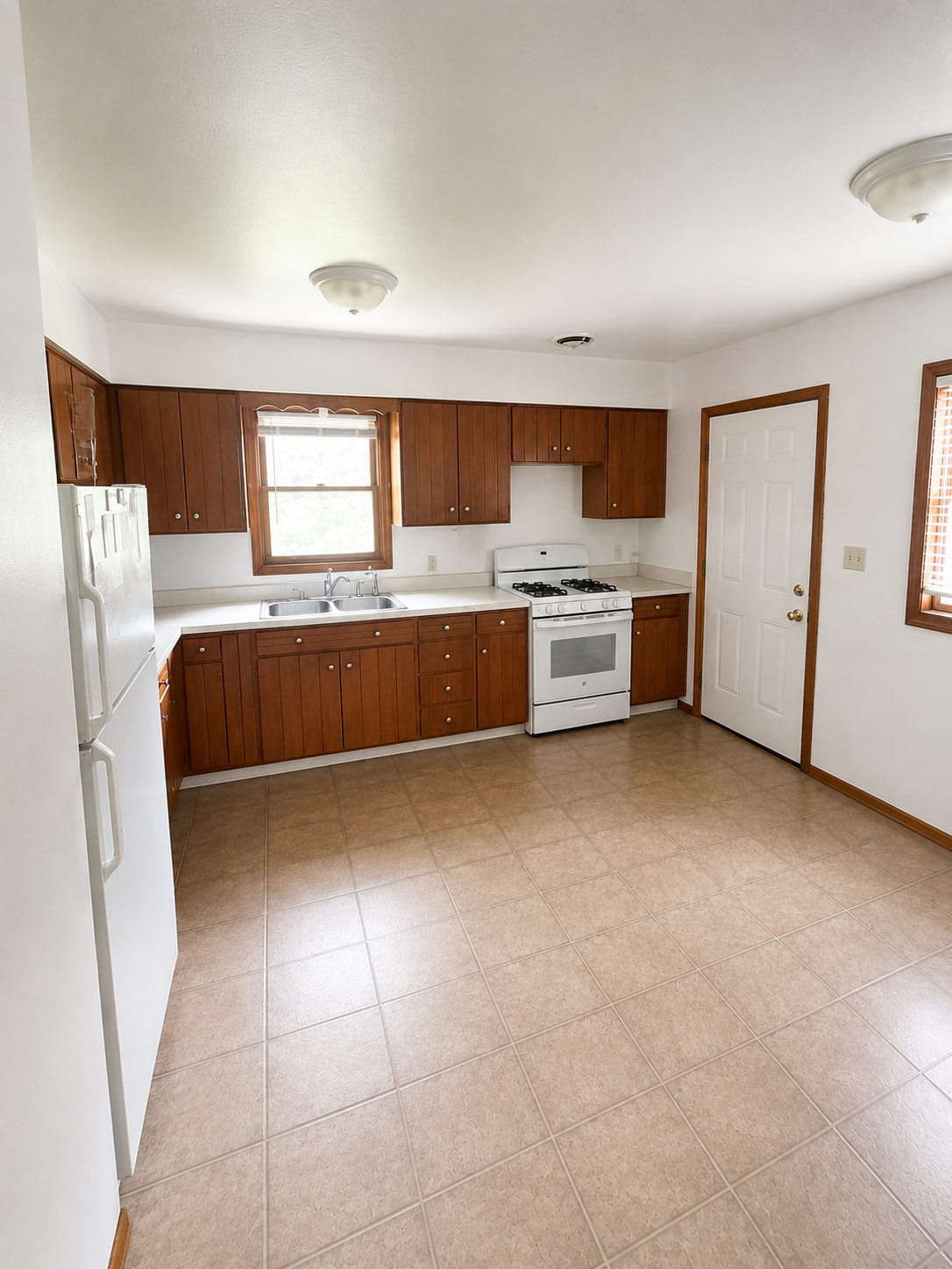 2118 Melrose Drive – photo 1