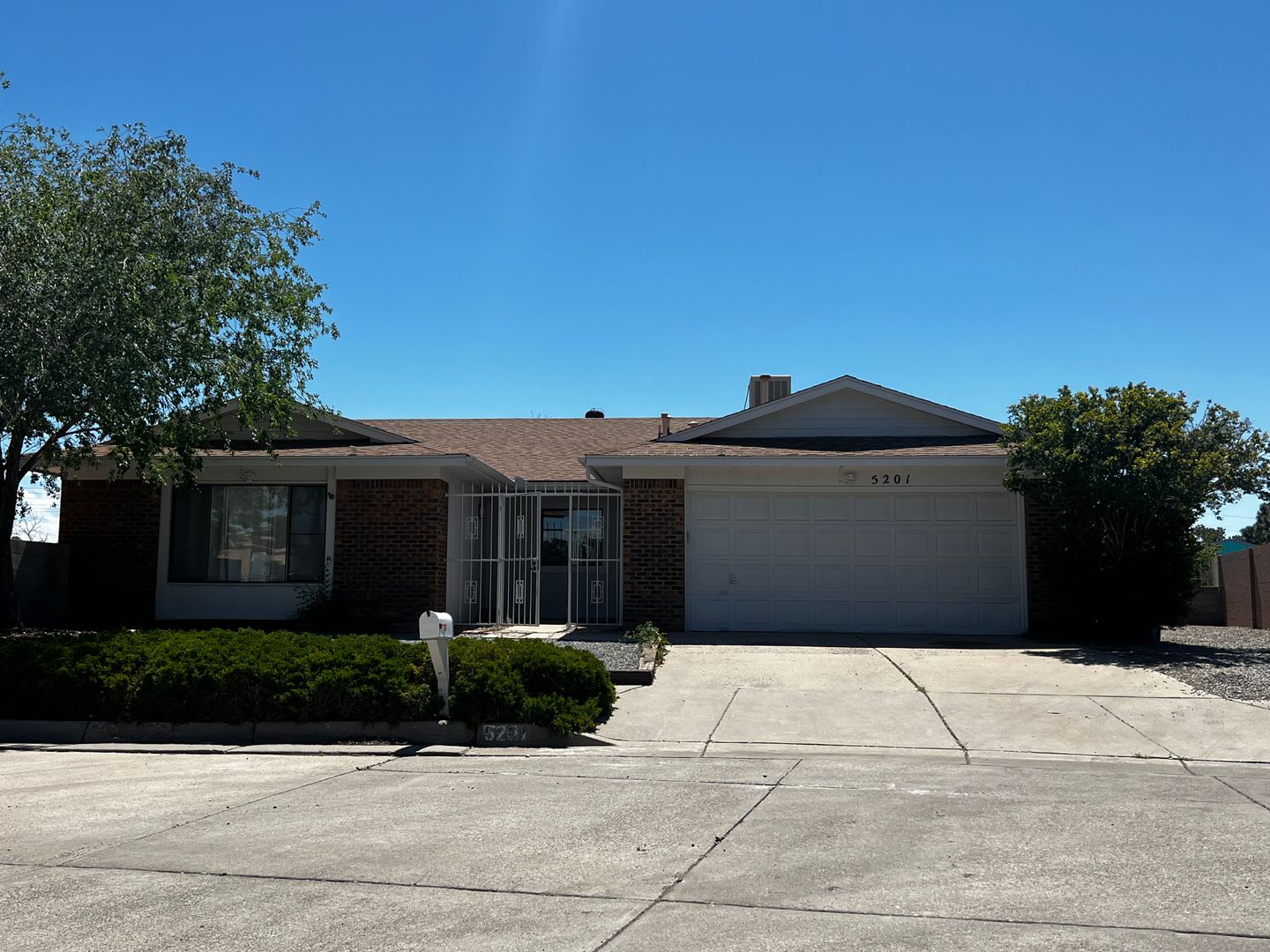 Modern Charm In Taylor Ranch 4 Bed 2 Bath Home With 2 Car Garage – photo 1
