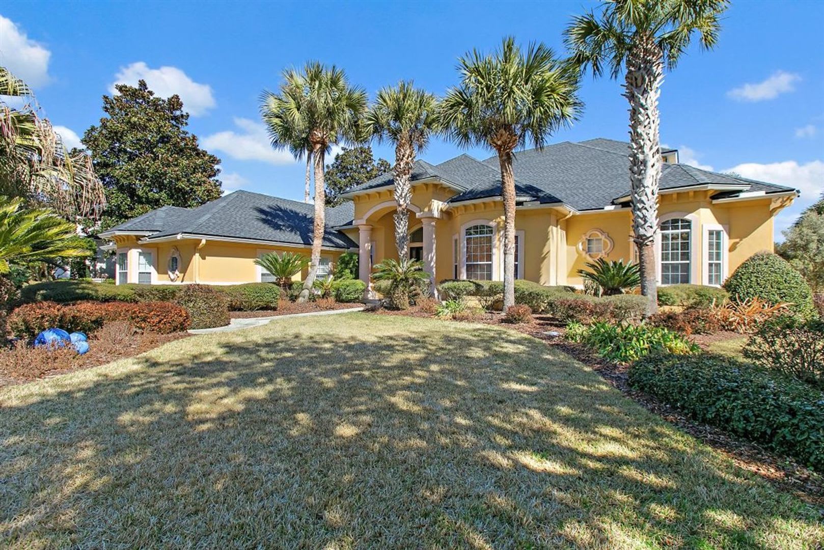 Stunning Lagoon Residence! – photo 2