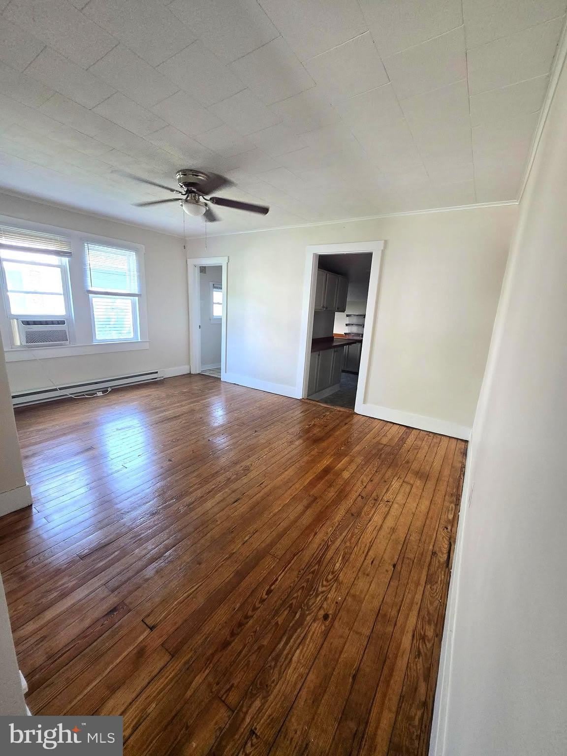 446 RAILROAD AVE – photo 2