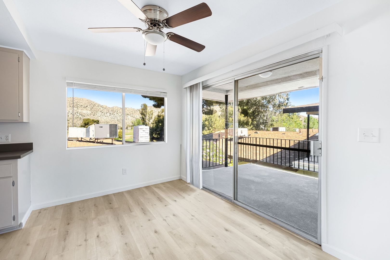 Move in Special $500 Deposit and One Month Free! – photo 3