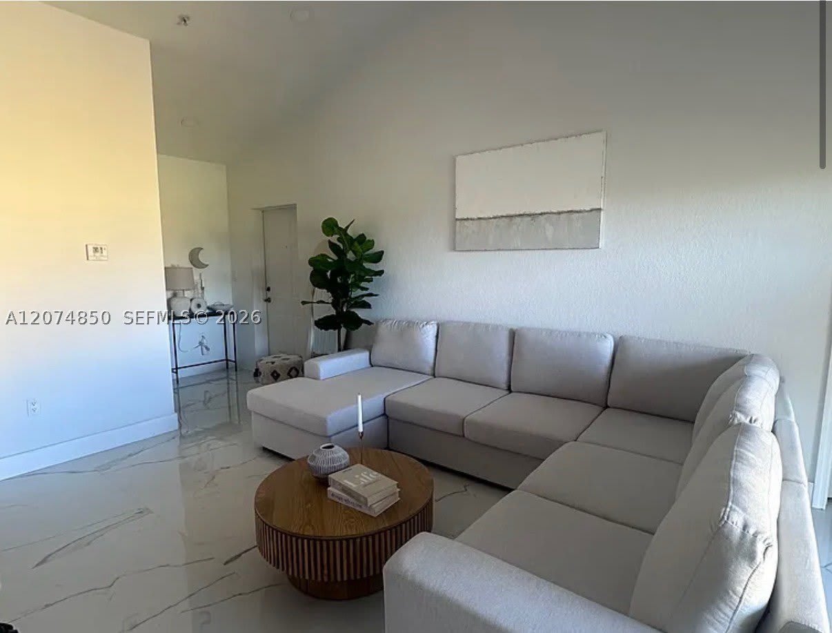 20950 SW 87th Ave – photo 2