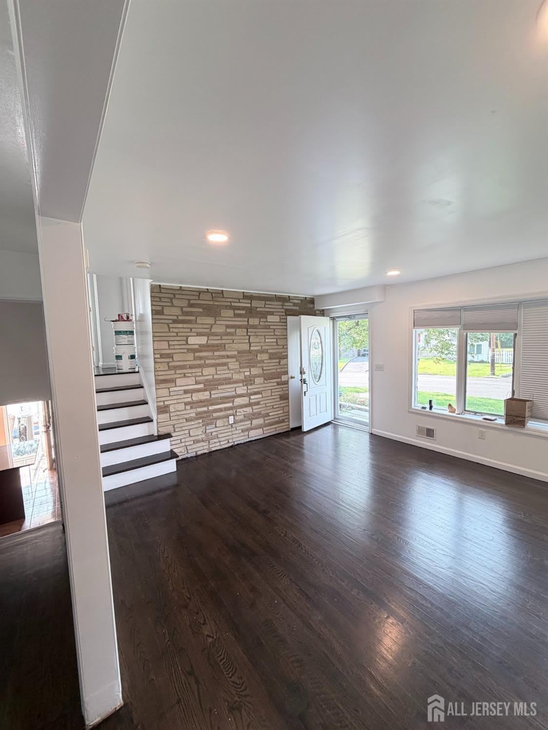 216 N Hill Rd – photo 3