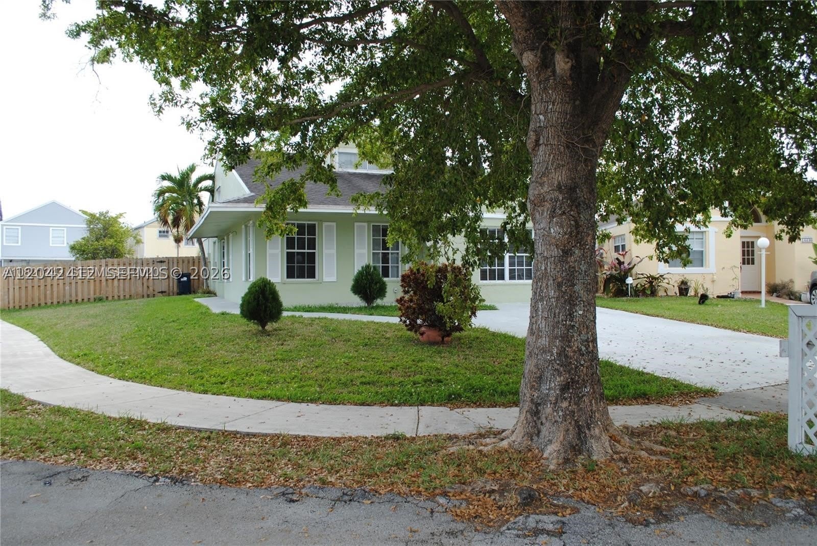 14636 SW 127th Ct – photo 2