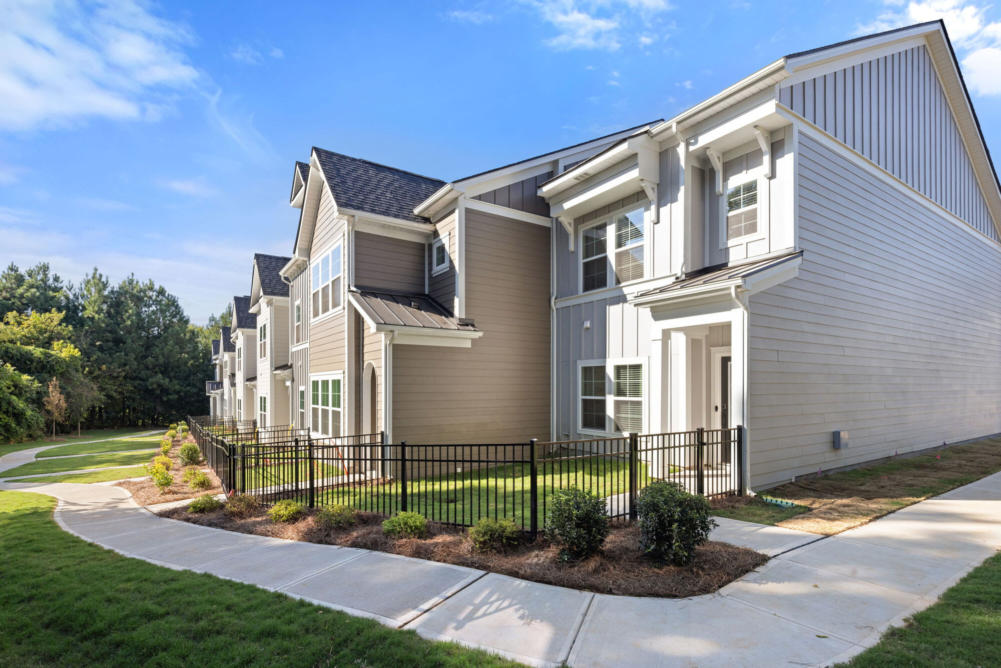 Avery Place Townhomes – photo 1