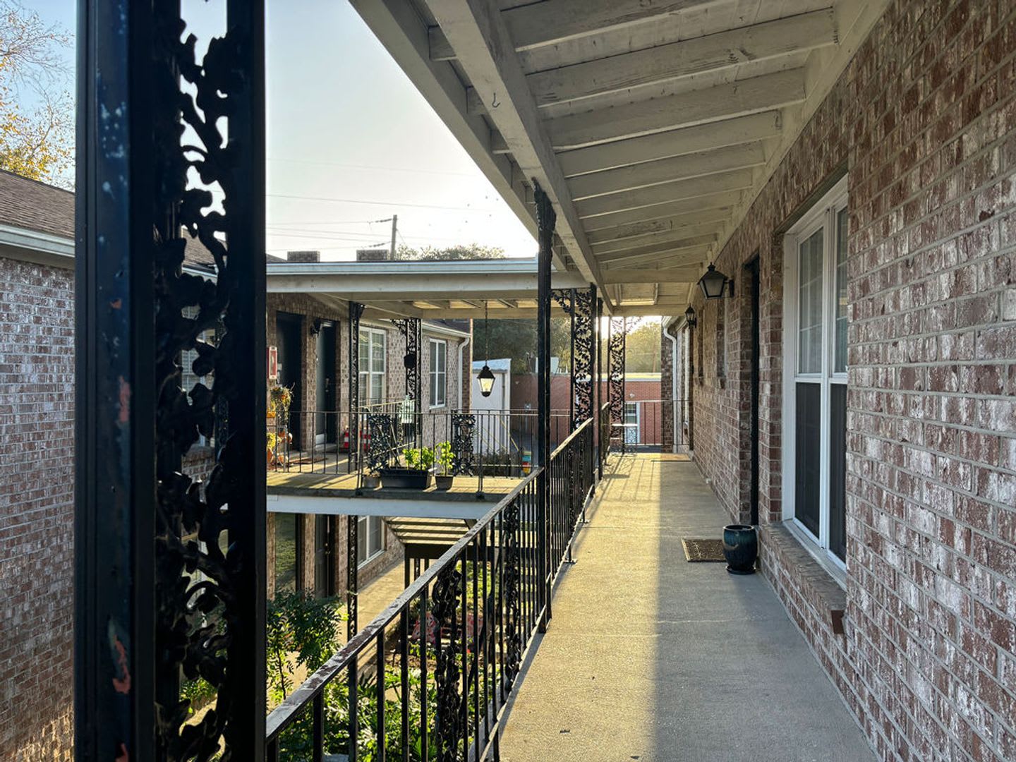 Available 10 1 Freshly Updated Beautiful 1 Br 1Ba Condo Available Now Just Minutes From Musc – photo 3