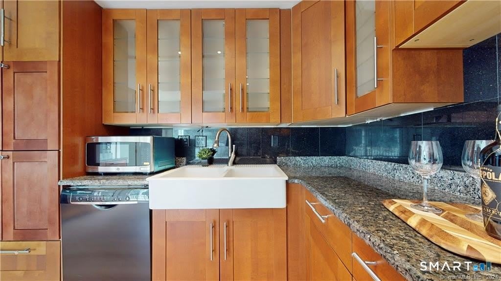 37 Village Road – photo 3