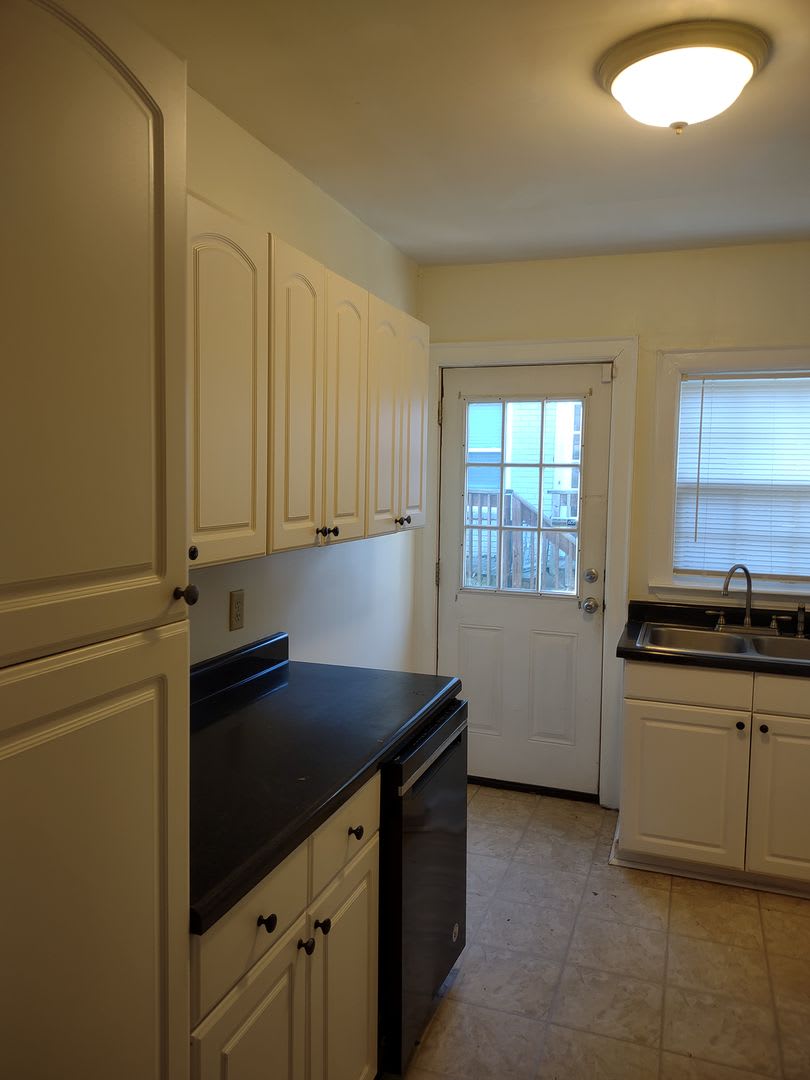 Move In Savings Adorable Two Bedroom Home In Edgewood – photo 3
