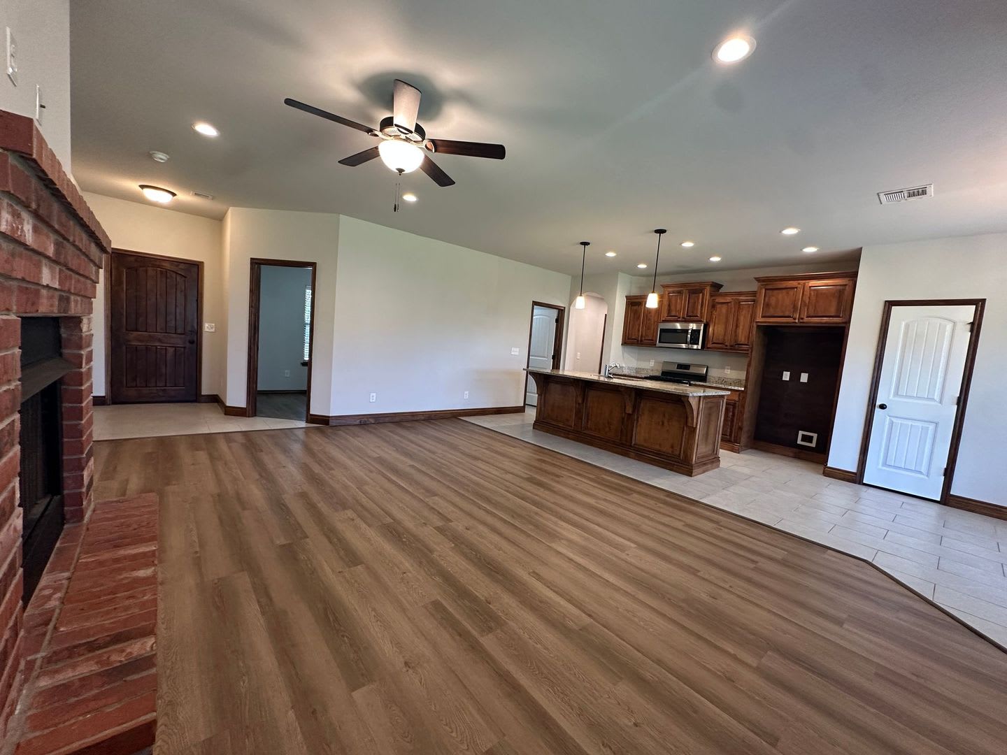 4 Bedroom 2 Bath 2 Car Garage Yukon Mustang Schools – photo 5