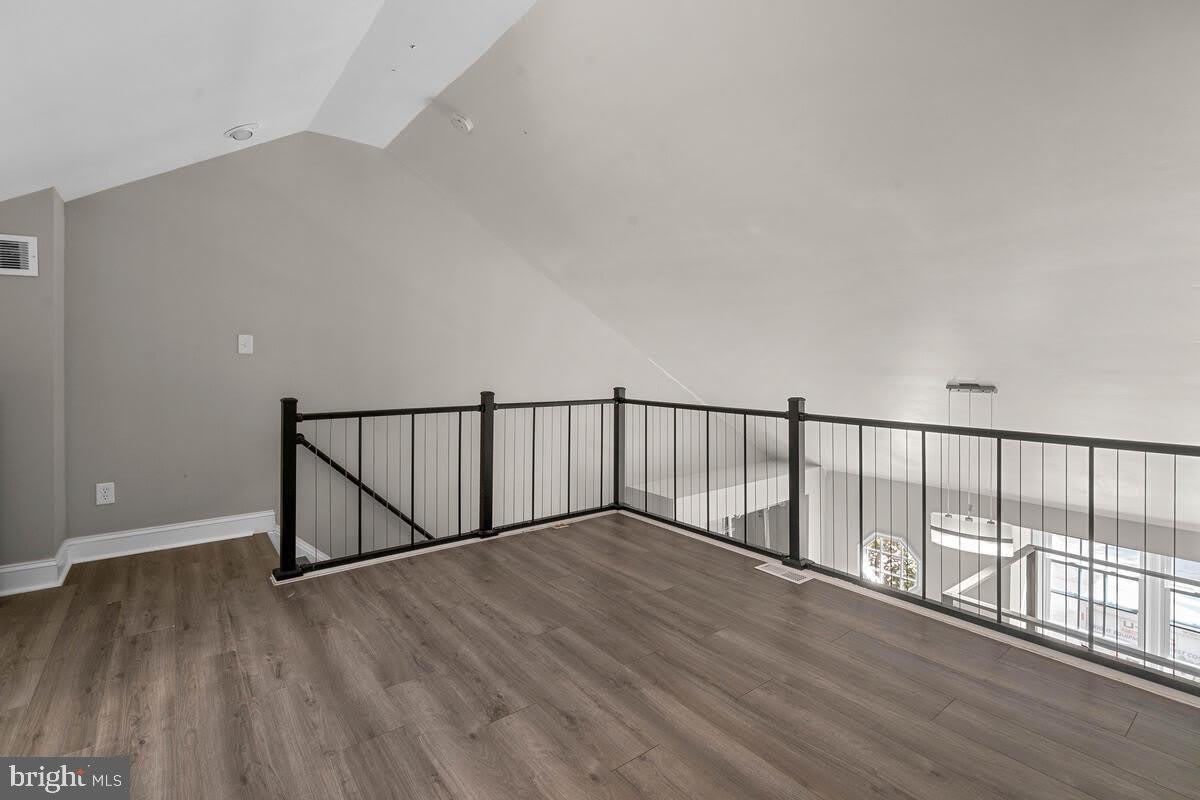 8609 HAWK RUN Terrace – photo 3
