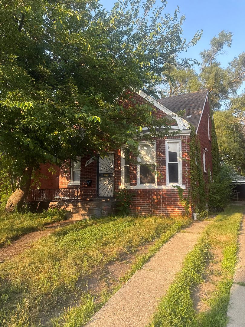 3 Bedroom Home In Detroit – photo 1