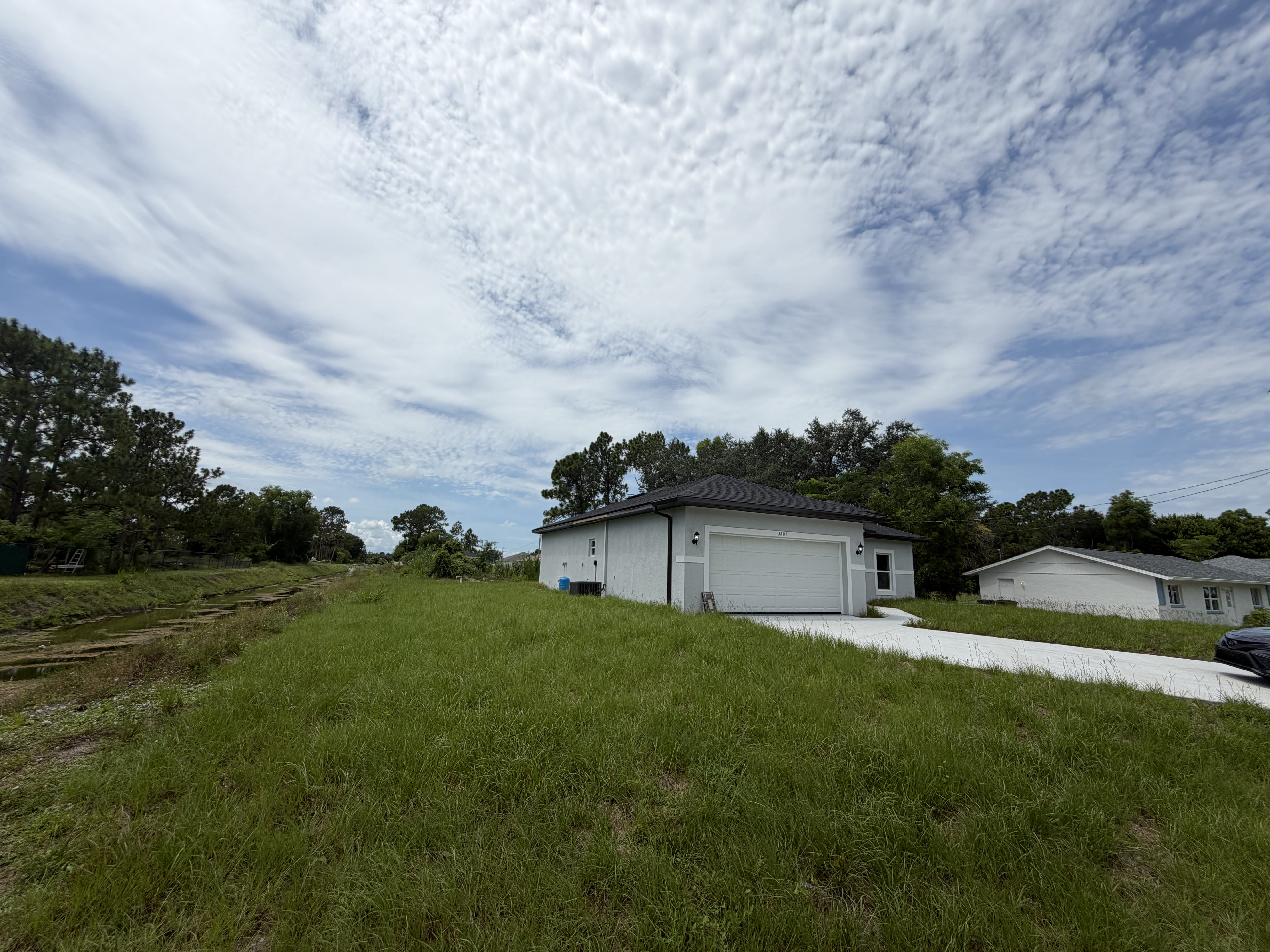 3201 28th St Sw – photo 2