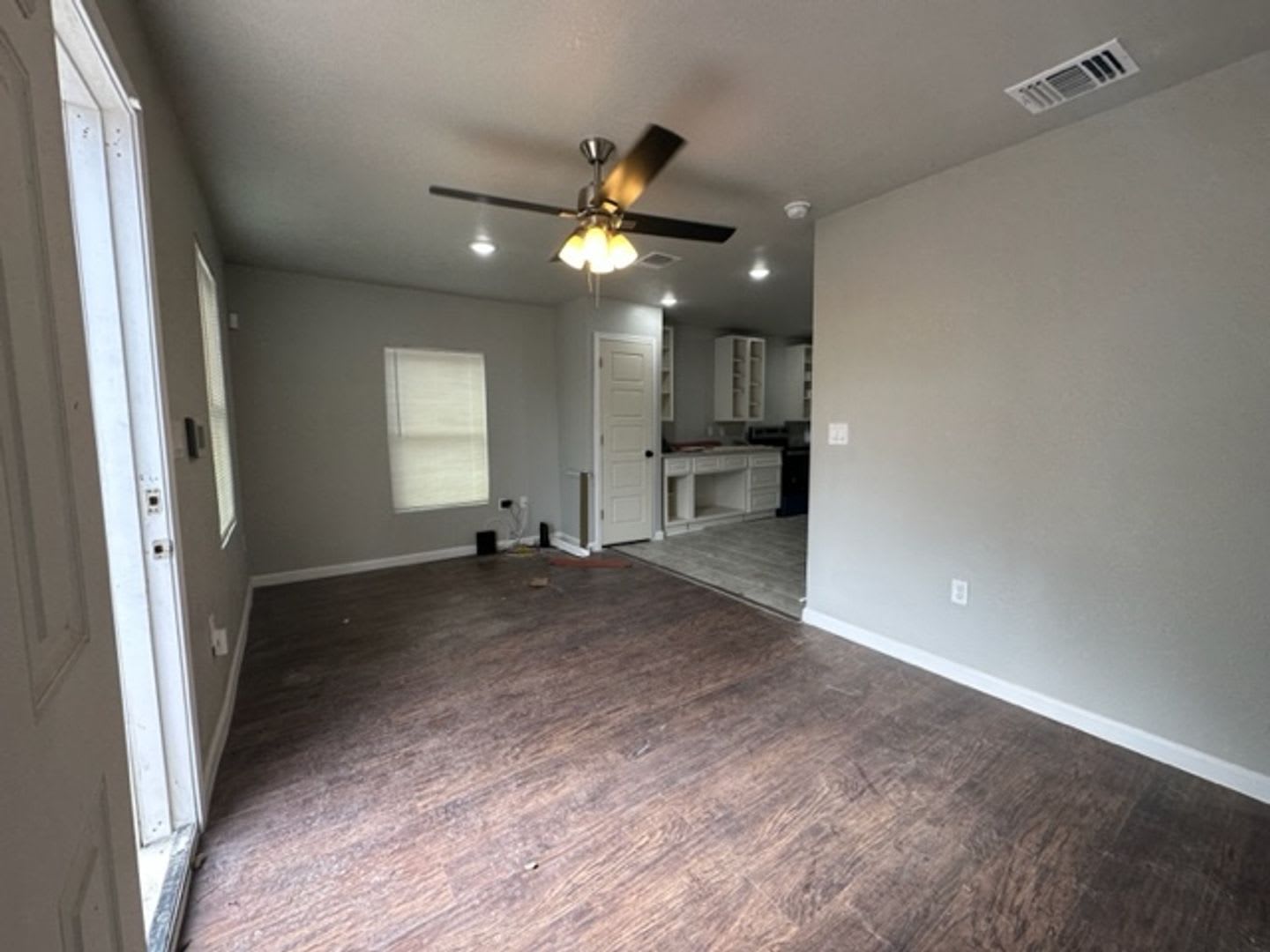 Coming soon..... Beautiful 3 bedroom 2 bath – photo 2