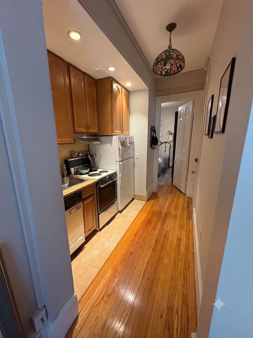 Classic Back Bay Apartment with Roof Top Views – photo 4