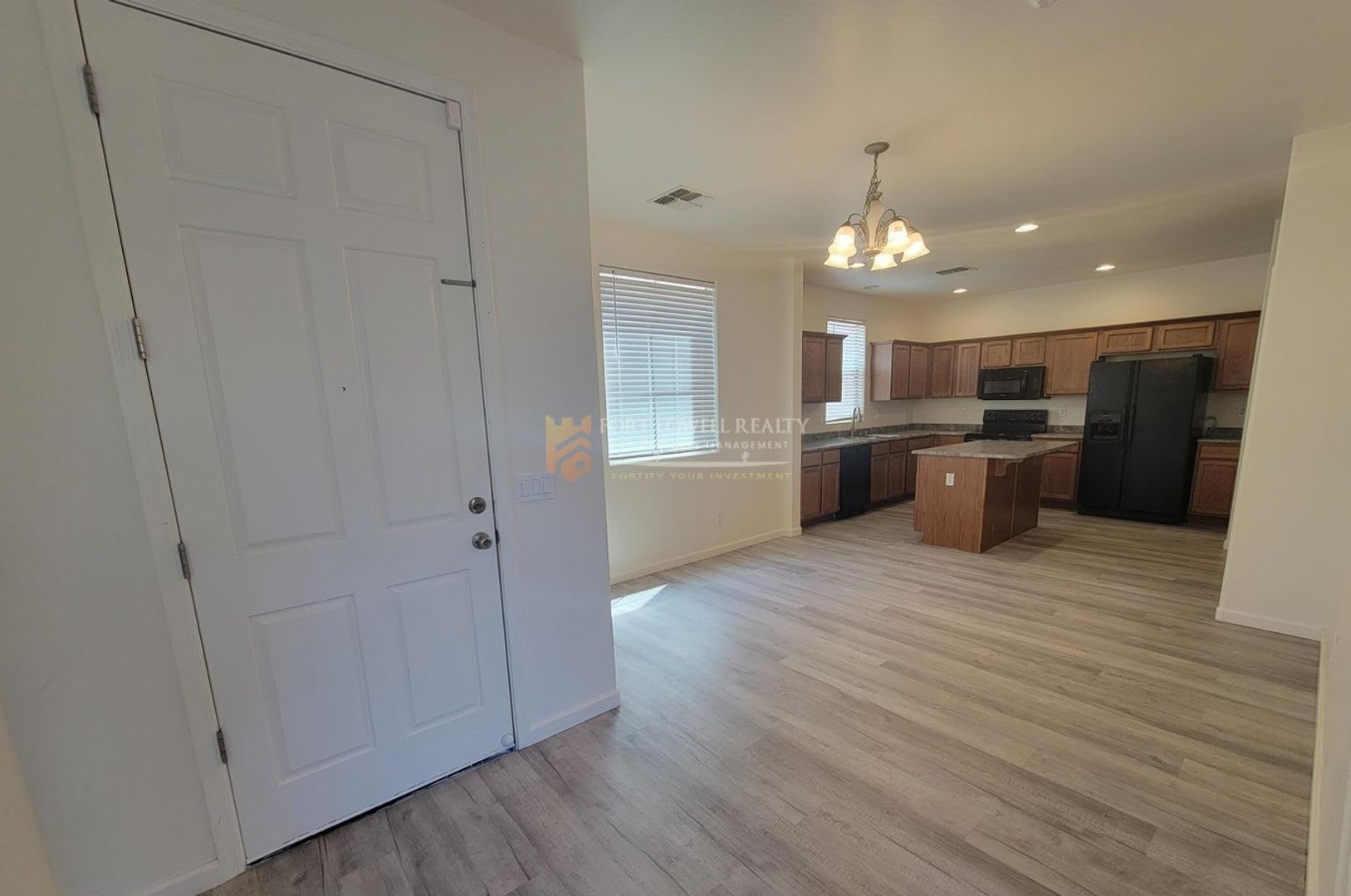 3 Bedroom 2 5 Bathroom Home Available Now – photo 4