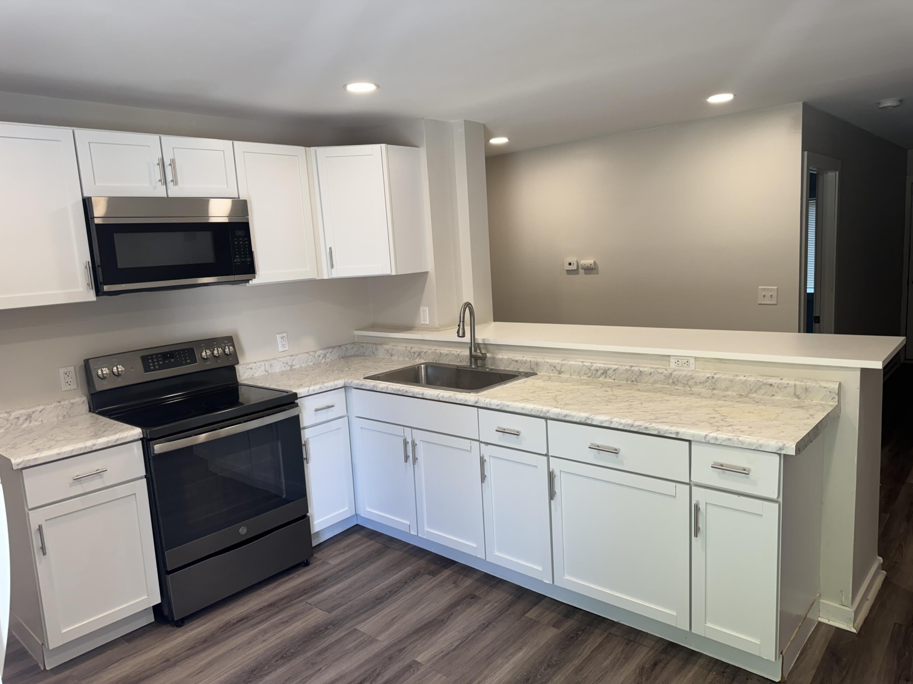 677 Dorset Avenue – photo 2