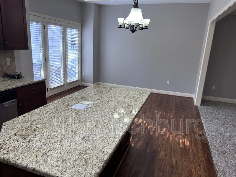 1040 Commonwealth Circle – photo 3