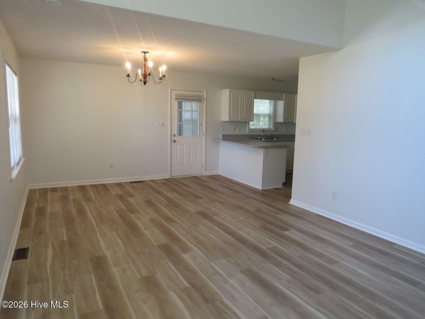 208 Stroud Street – photo 4