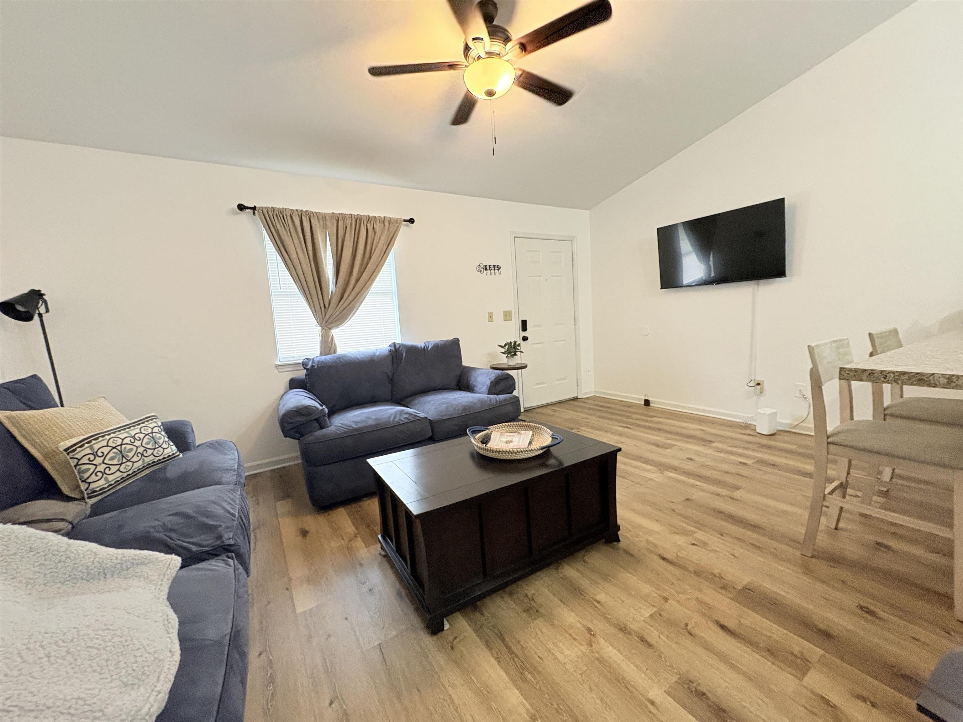 2073 Continental Avenue – photo 5