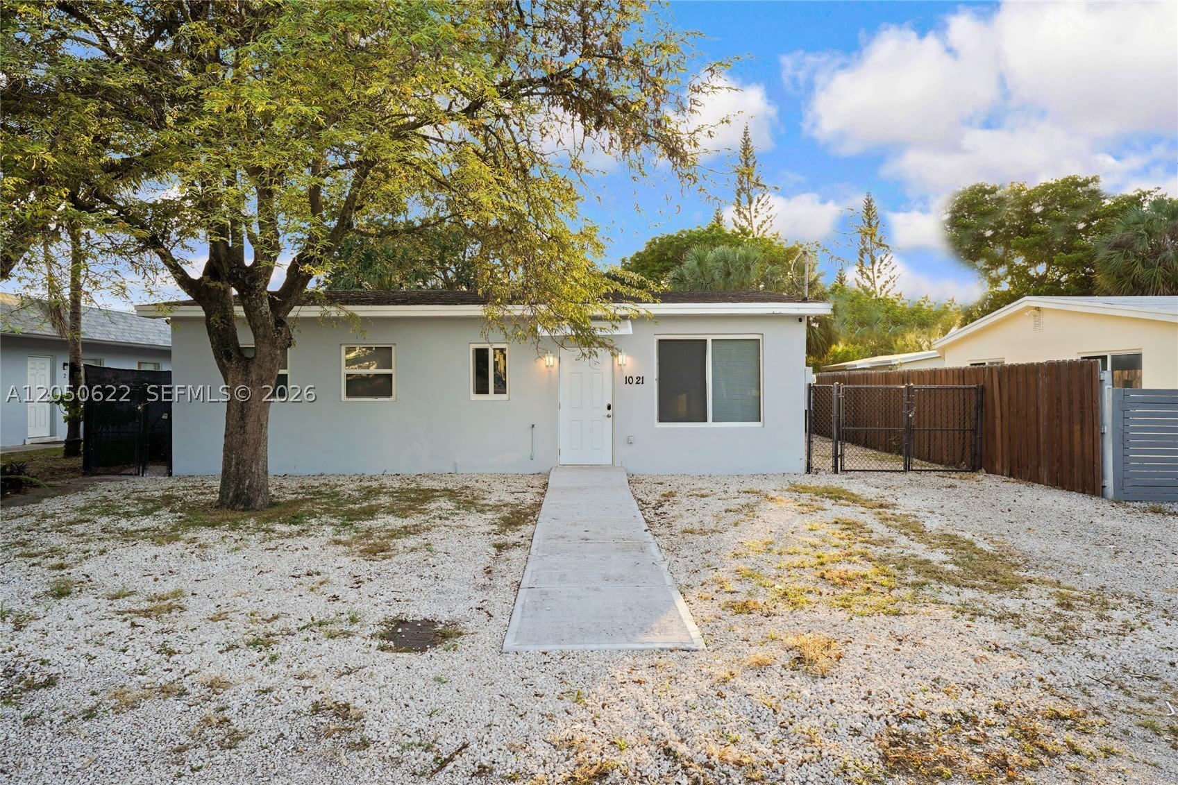 1021 NE 3rd Ave – photo 3