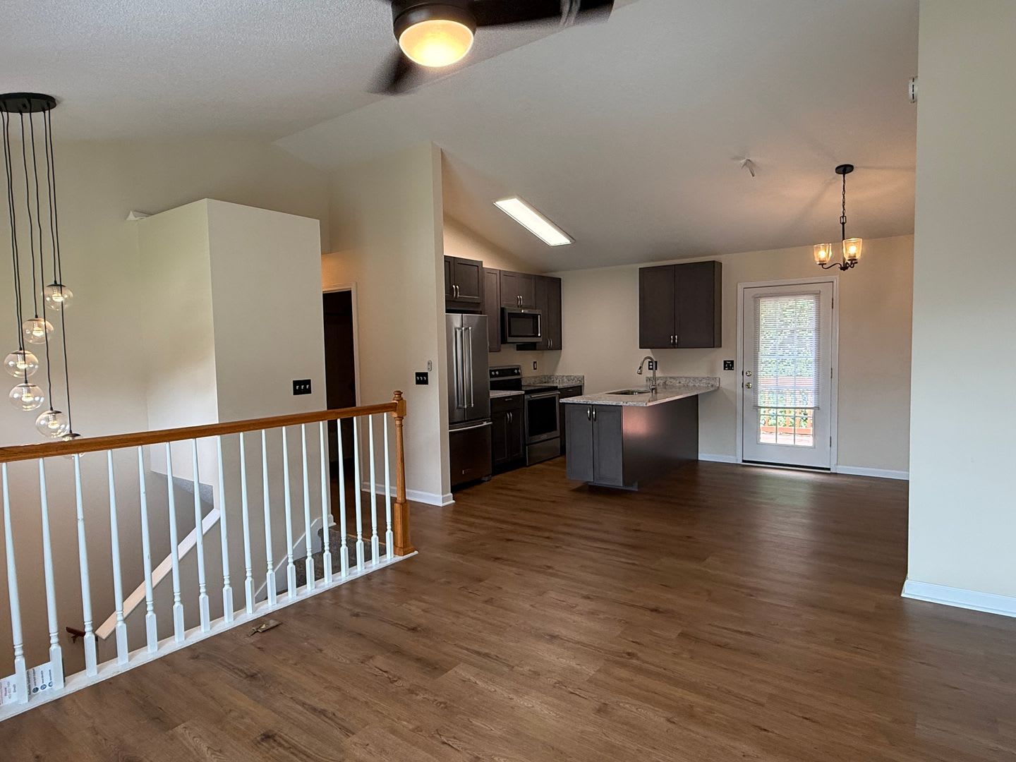 3 Bed 2 Bath Bonus Room 2 Car Garage Jonesborough – photo 4