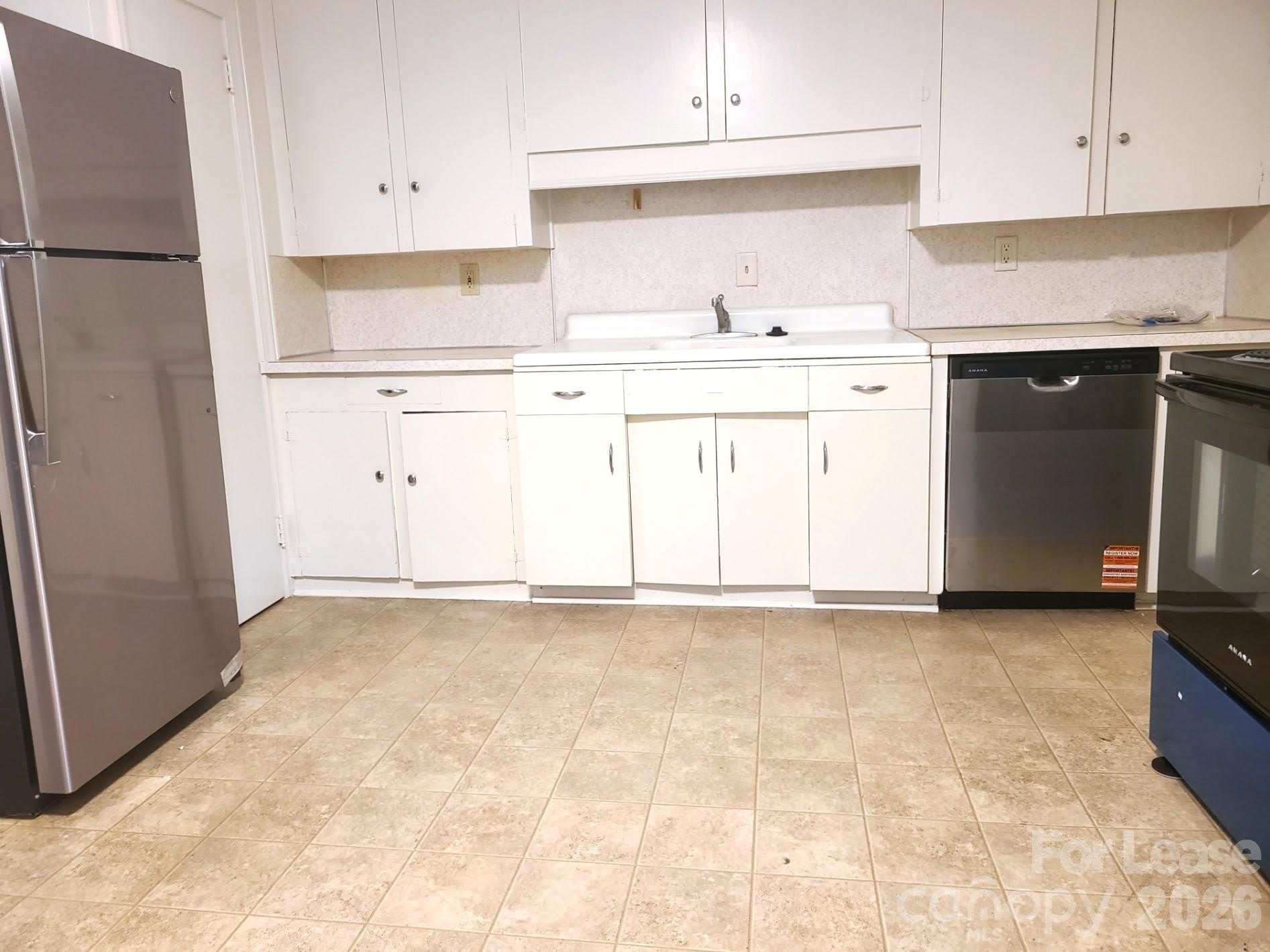 2245 Crescent Avenue – photo 2