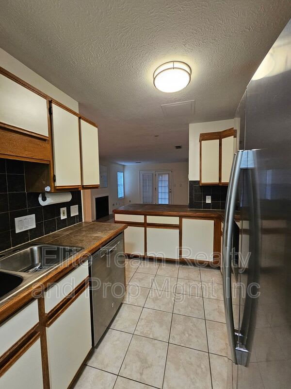 802 A Selwyn Oaks Ct – photo 4