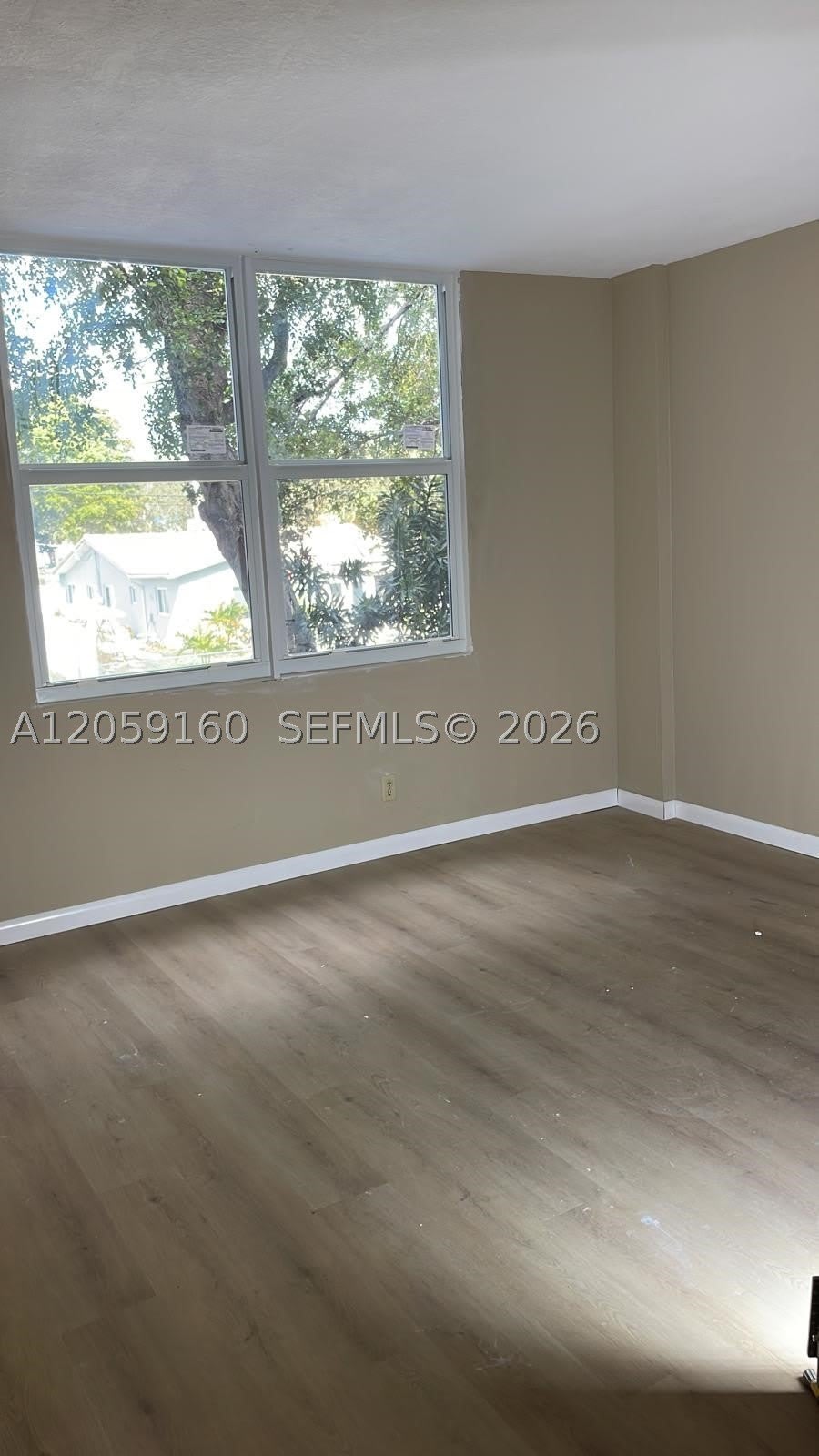 120 Royal Park Dr – photo 5