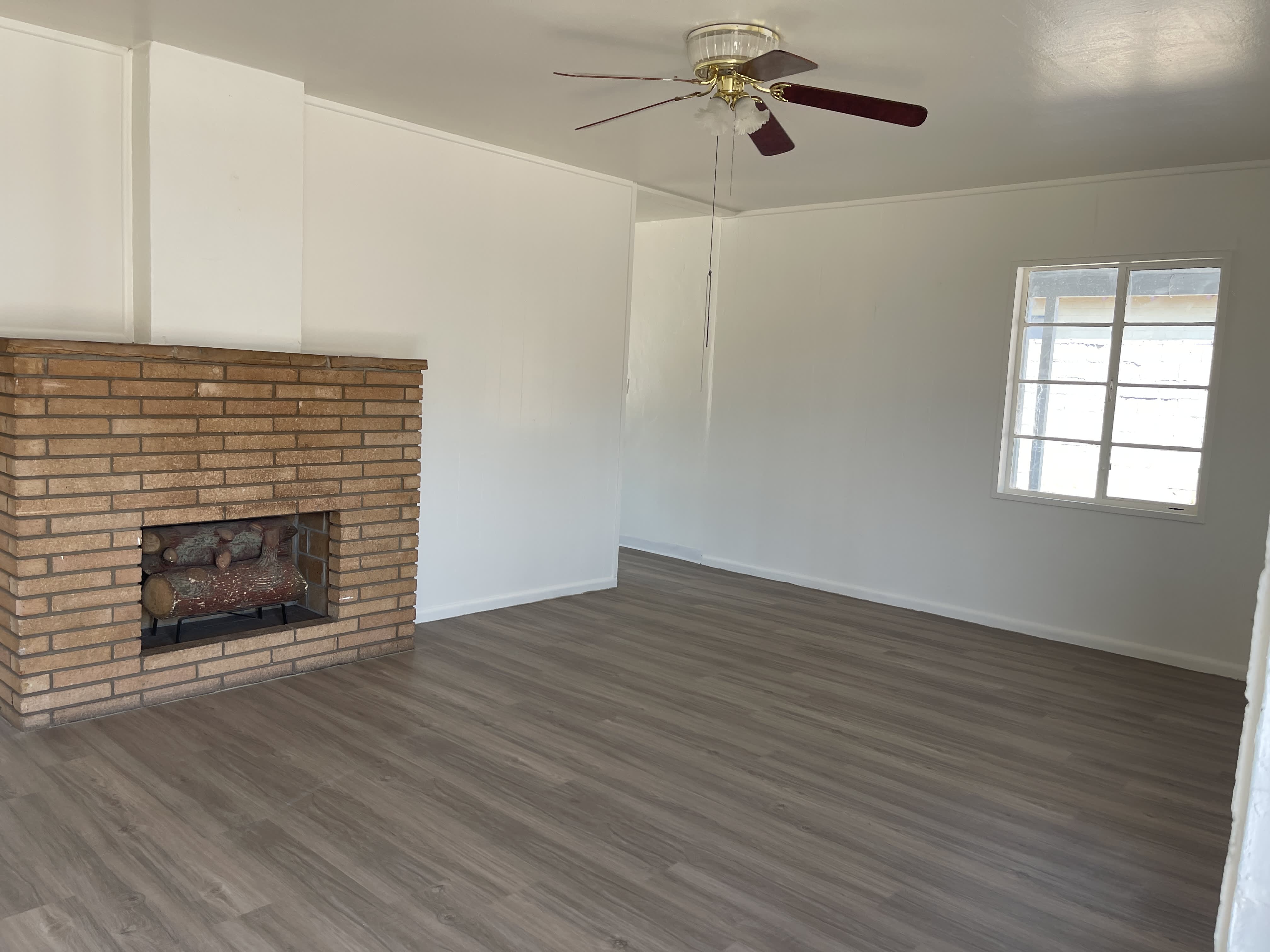916 W Piedmont Rd – photo 3