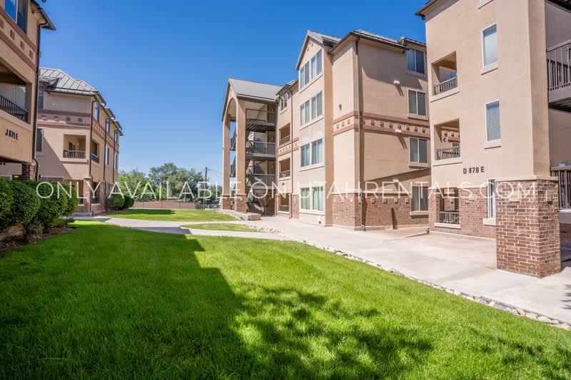 838 E 700 N – photo 2