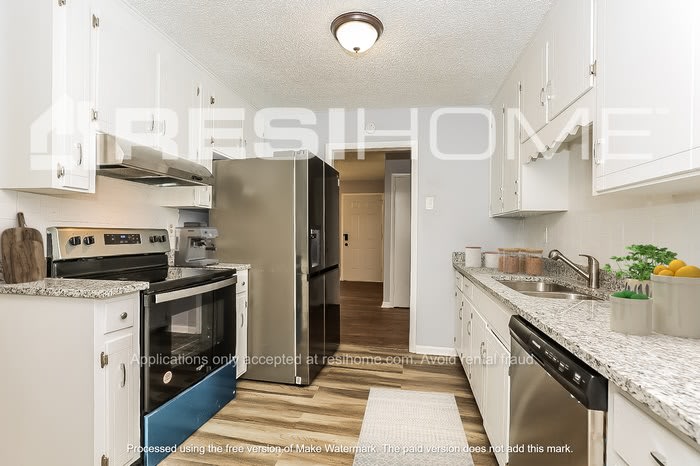 548 Bragg Avenue – photo 2
